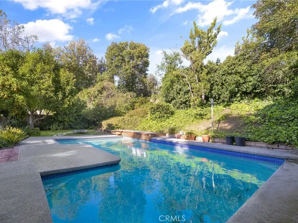 4222 Kingfisher Rd, Calabasas, CA 91302