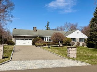 115 Stonehedge Dr N, Greenwich, CT 06831