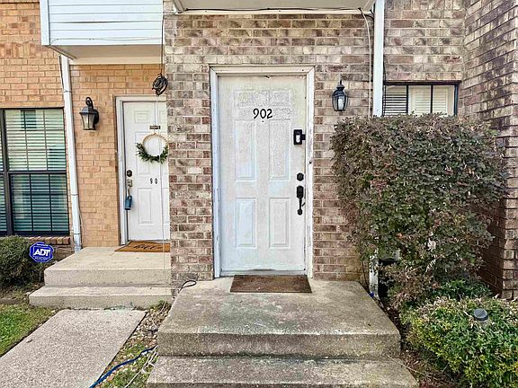 2nd image of 1620 Wellington Pl APT 902