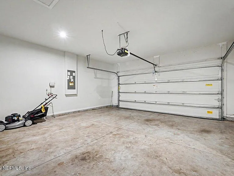 11443 Tiburon Dr — Photo 23