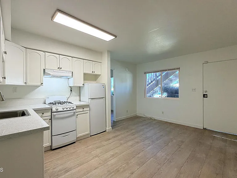 3901 S Saviers Rd #1 — Photo 2