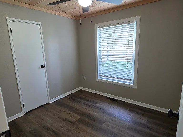 2228 Deerwood Rd — Photo 11
