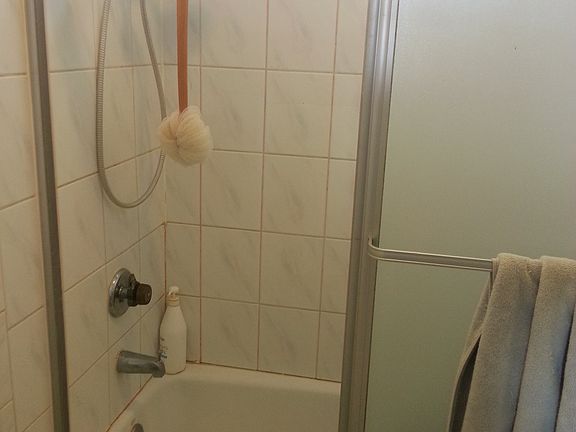 5th image of 225 N Marguerita Ave APT B
