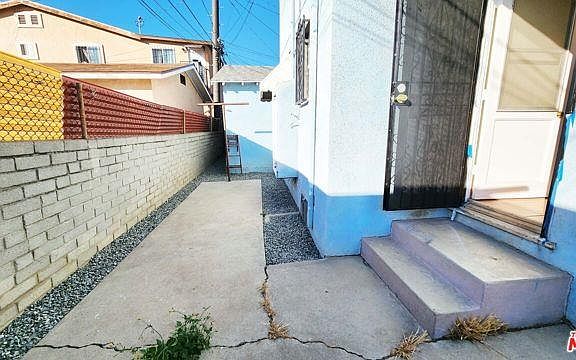 5th image of 645 S Bonnie Beach Pl #1/4