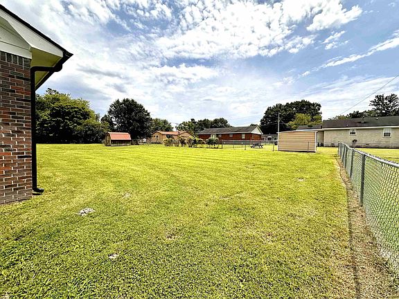 5th image of 521 Dove Dr