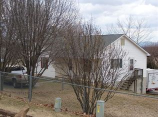 38 Hilltop Terrace Rd, Staunton, VA 24401