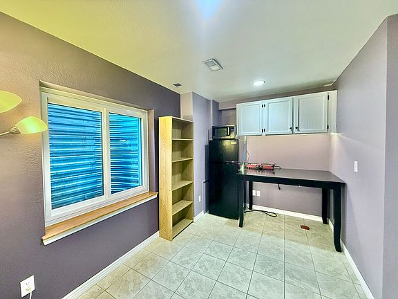 Basement suite "flex room" with kitchenette