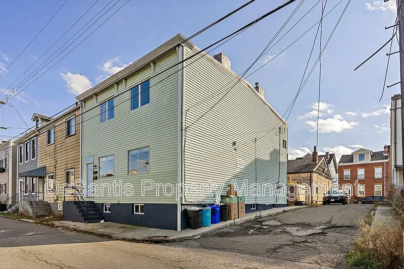 2 bed, 1.0 bath, 1000 sqft, $1,150 — Photo 2