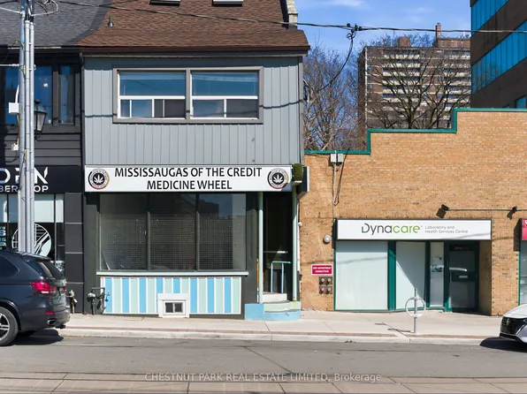 41 Roncesvalles Ave, Toronto, ON M6R 2K4