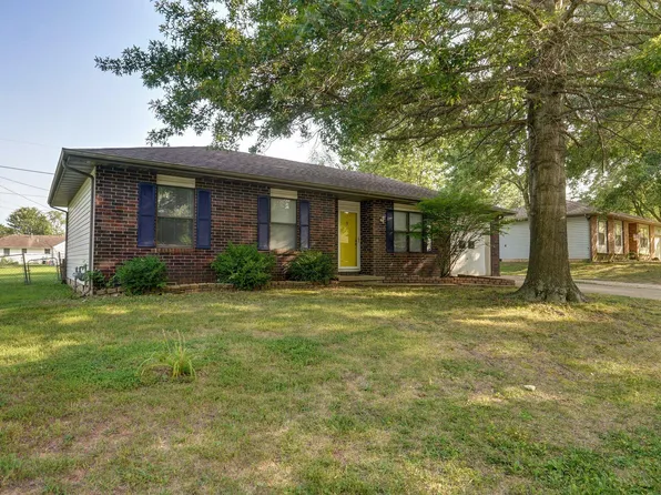 2090 E Rosewood Street, Republic, MO 65738