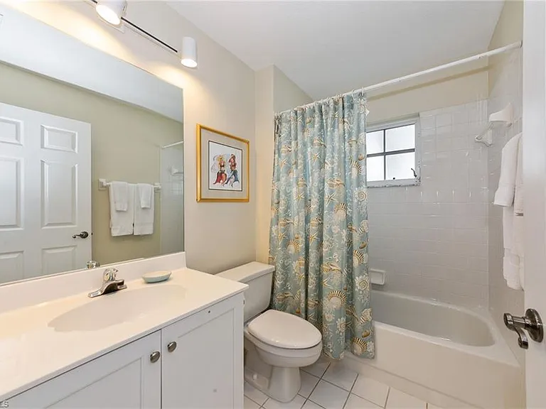 7050 Barrington Cir #201 — Photo 14