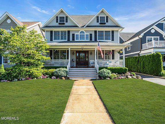 4th image of 414 Mercer Avenue
