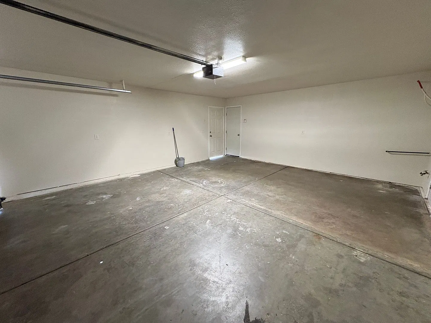 NW Visalia Home Near Shopping Center Rent Ready! — Photo 3