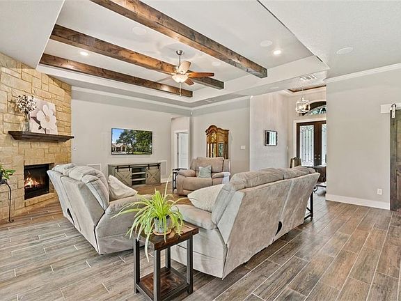 3rd image of 1173 Hidden Springs Dr