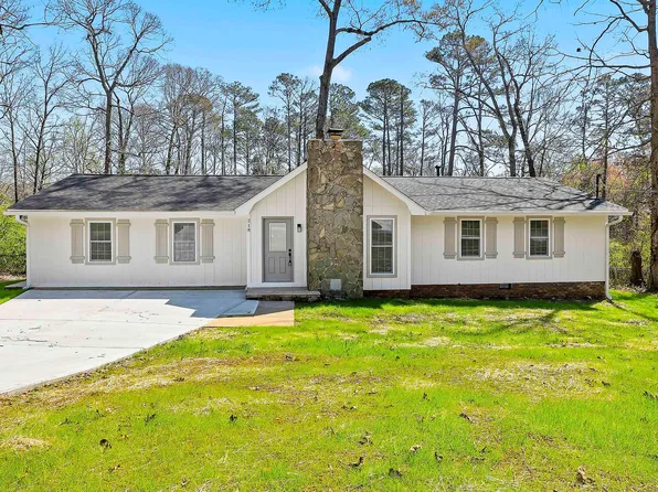 218 Hyde Cir, Newnan, GA 30263