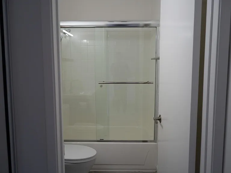 3 Commodore Dr #552 — Photo 32
