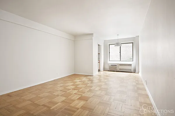 Rented by City Connections Realty | media 7