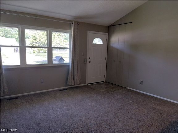 3rd image of 6445 Edgehurst Dr