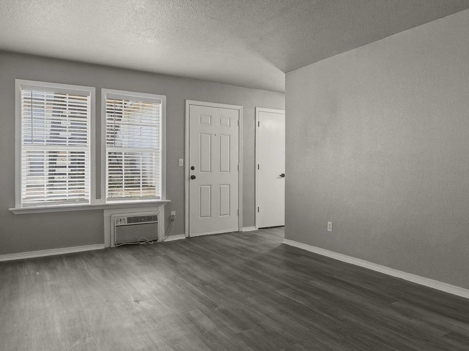 Timberwood Apartments — Photo 3