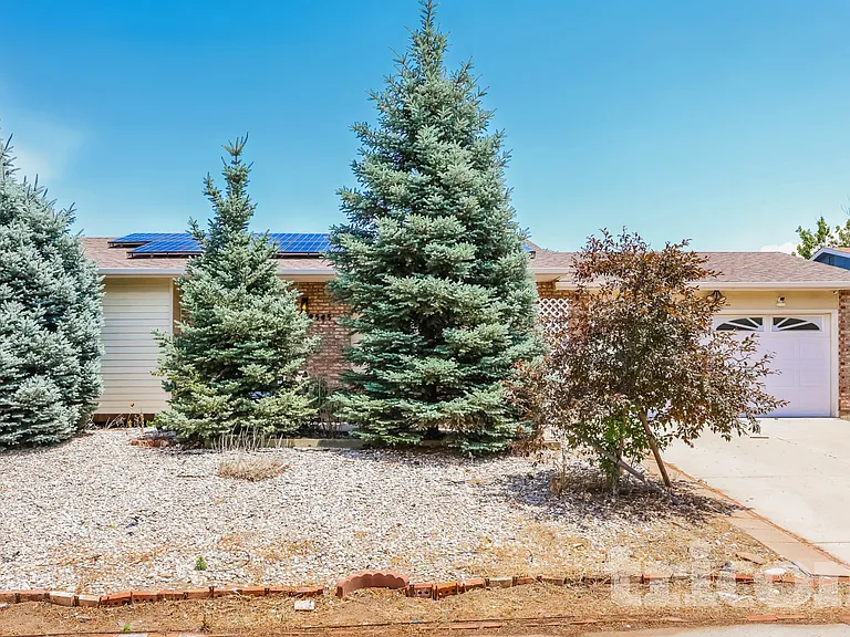 19545 E Iowa Cir — Photo 1