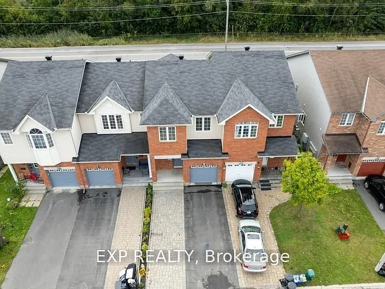 282 Macoun Cir — Photo 2