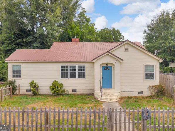 221 Edwards St, Elberton, GA 30635