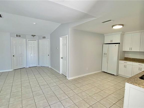 3rd image of 1218 W 12th St #1218