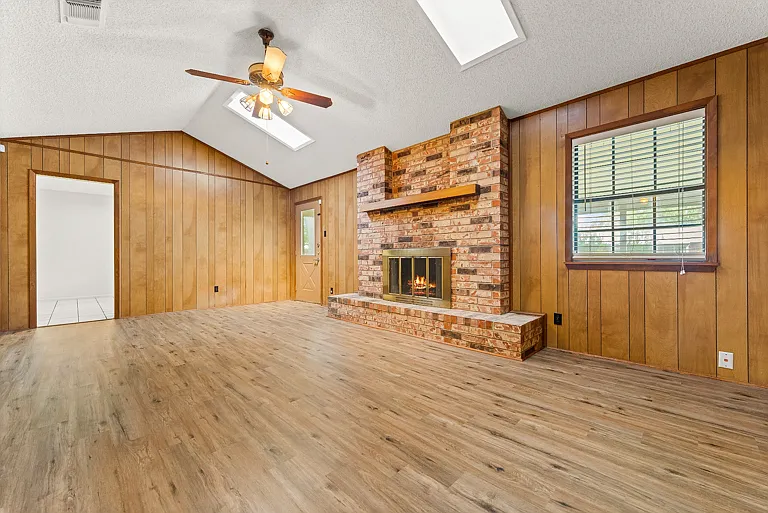1376 Poppy Ln — Photo 15