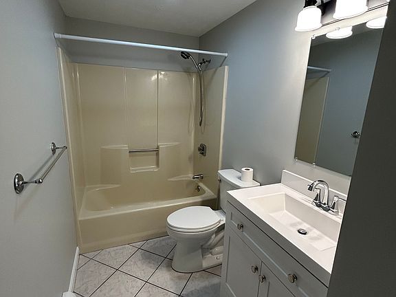 4th image of 47-49 Berry Rd #1