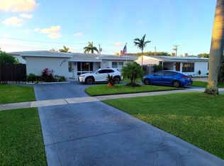 1113 NE 8th St #0, Hallandale, FL 33009