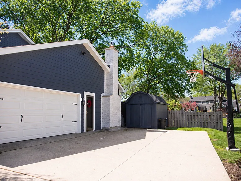 2S316 Arrowhead Dr — Photo 36