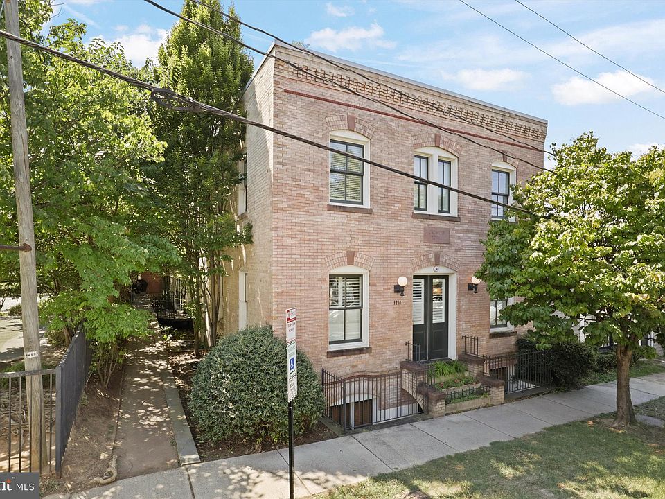 1st image of 1210 Queen St APT 8