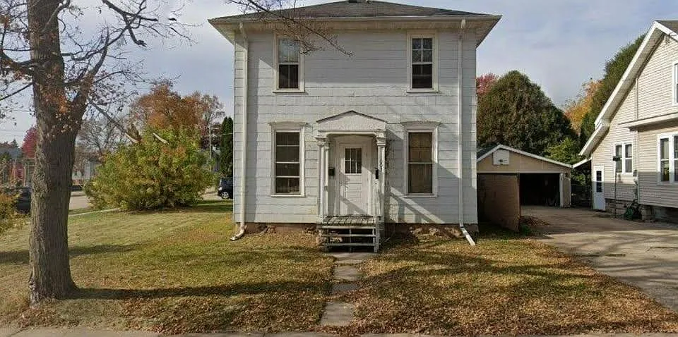 1003 N Oneida St - 1003 1/2 N Oneida St — Photo 4