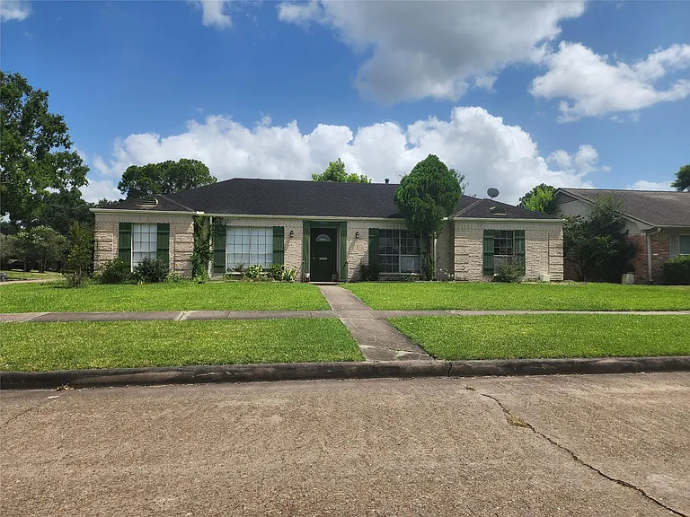7903 Sharpview Dr — Photo 1