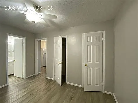 2 bed, 1080 sqft, $865 — Photo 1