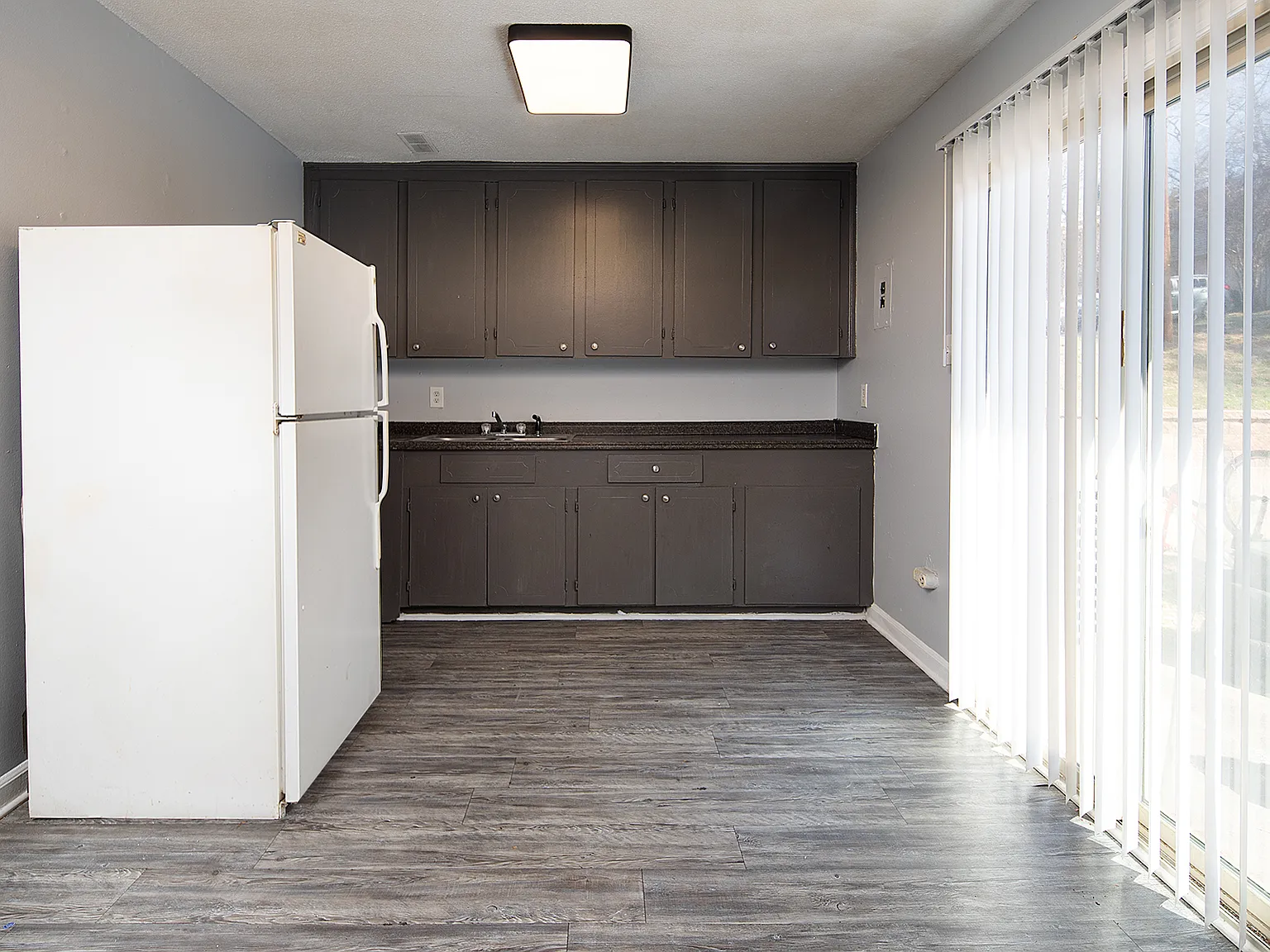 2 bed, 1.5 bath, 950 sqft, $1,250 — Photo 1
