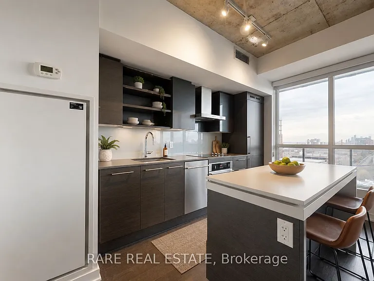 1030 King St W #26 — Photo 3