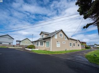 215 NW Sunset St, Depoe Bay, OR 97341