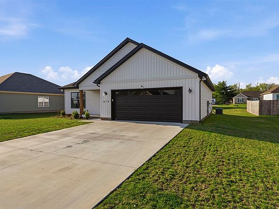2nd image of 614 Lockeland Way