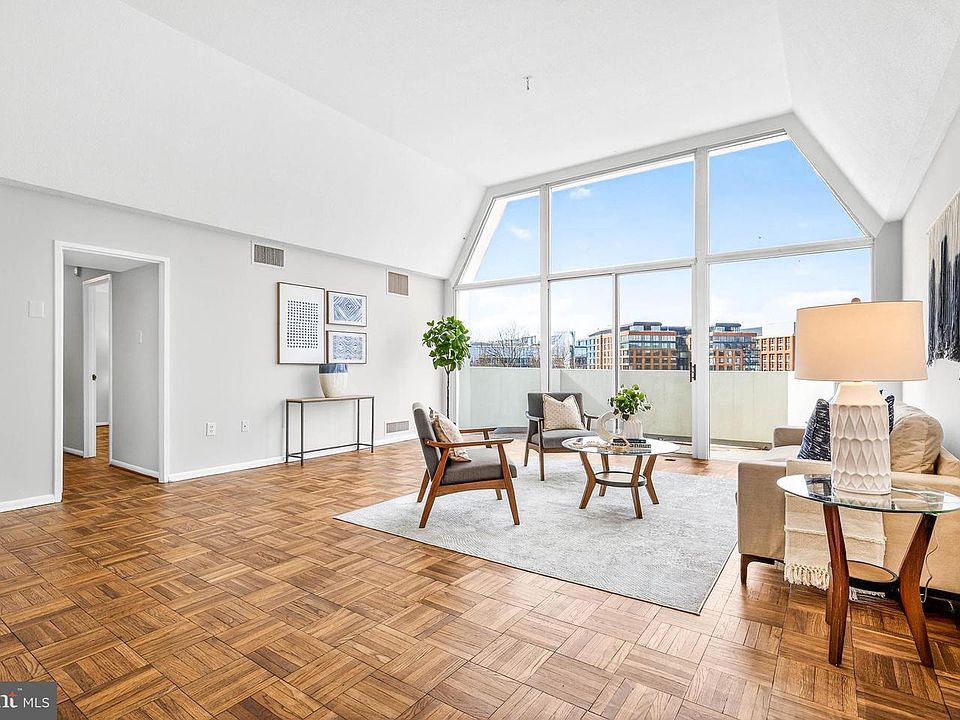 1st image of 700 7th St SW APT 826