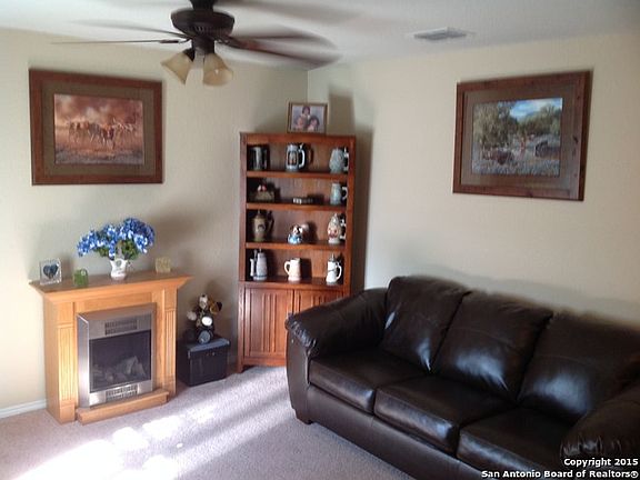 2nd image of 811 Cowhide Dr