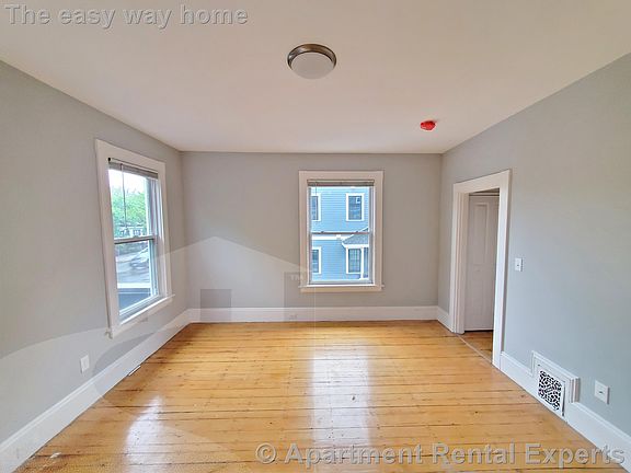 5th image of 146 Highland Ave APT 4