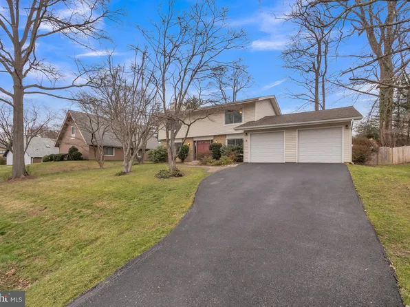 18701 Heritage Hills Dr, Brookeville, MD 20833