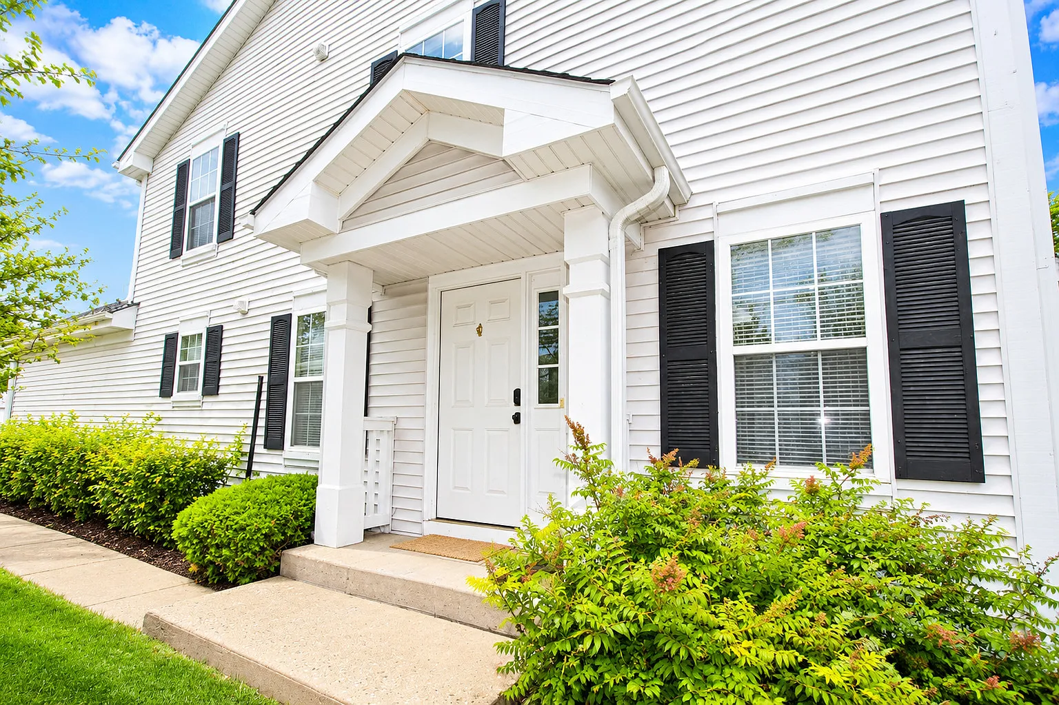 3 bed, 2.5 bath, $2,900 — Photo 2