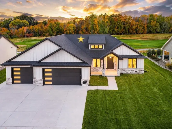 137 Beckerae Ct, Wrightstown, WI 54180