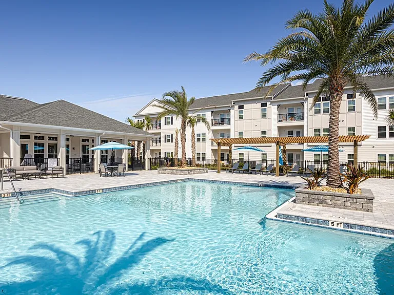 Azalea Bay Apartments — Photo 2