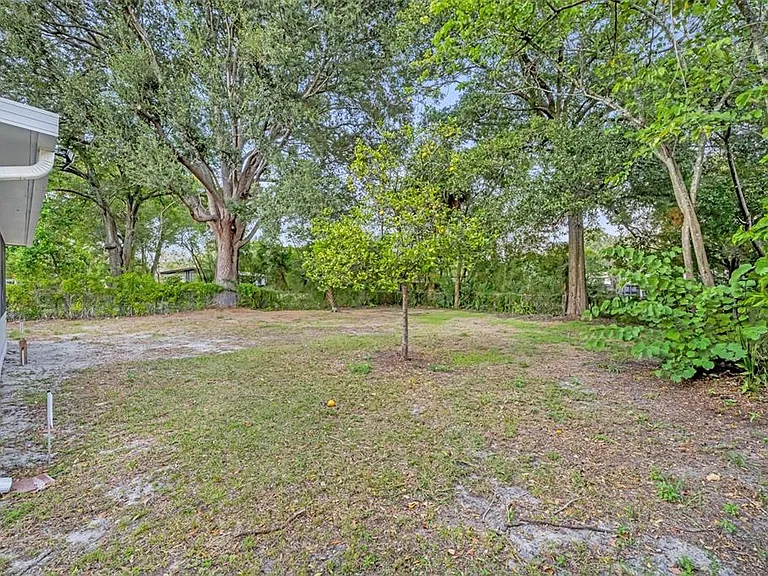 1221 Elinore Dr — Photo 24