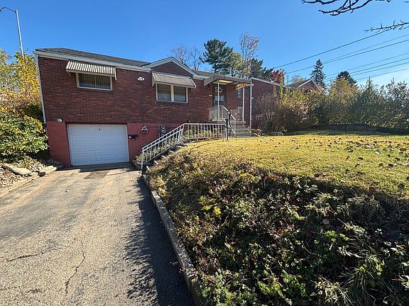 3rd image of 214 McMasters Dr