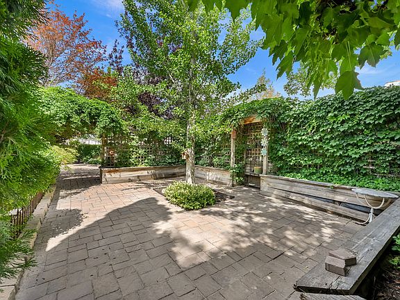 5th image of 10034 S Jordan Crest Cir