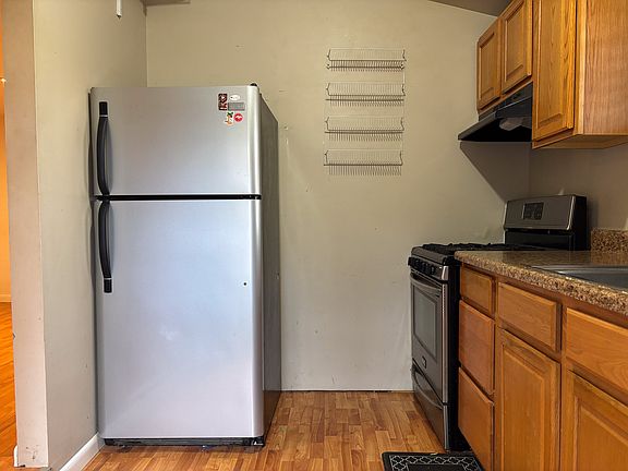 4th image of 55 Woodland Cir S
